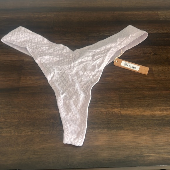 Skims Logo Mesh Thong - Picture 8 of 9